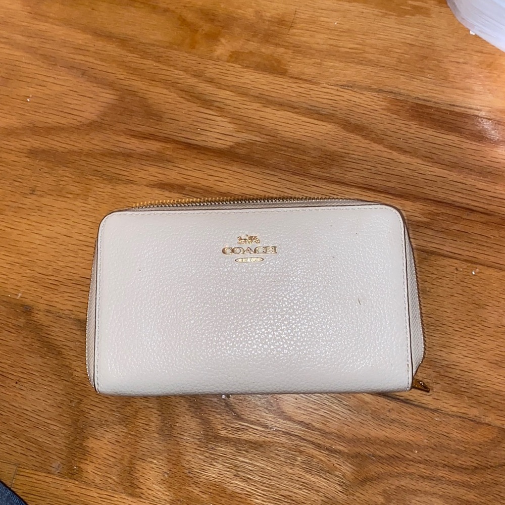 WHITE COACH WALLET
